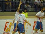 Jogadores do Joinville comemoram gol na vitria por 3 a 2 sobre a Malwee