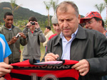 Zico, eterno dolo, autogrfa camisa do Flamengo