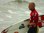 Nmero trs do ranking, Mick Fanning levou a melhor sobre Aritz Aranburu (ESP) e Nathaniel Curran