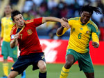 E as duas selees tinham mais 30 minutos para decidir o terceiro lugar. Os africanos pareciam mais dispostos e tentavam marcar, mas o goleiro Casillas defendia todas.