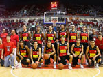Os jogadores do Flamengo e a comisso tcnica posaram para foto oficial aps a conquista do ttulo.