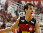 O Flamengo tinha dificuldades de abrir vantagem. Mesmo assim, controlou o jogo at a sirene final, para o delrio da torcida que cantou sem parar na Arena. O domingo foi de festa em vermelho e preto.
