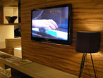 TV fica em frente  cama