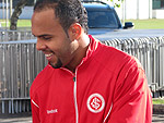 Alecsandro chega para o ltimo treino antes do jogo