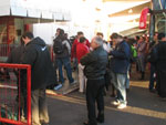 Intensa movimentao de jornalistas na entrada dos vestirios