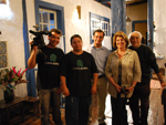 Equipe do Grandes Fazendas posa para foto com os proprietrios da Fazenda das Minhocas, Antonio Ernesto Carneiro e Sonia Arajo Penna