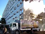 Caminho da equipe estaciona em frente ao Ministrio da Agricultura, Pecuria e Abastecimento, em Braslia (DF)