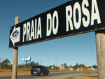 Alguns surfistas esto hospedados na Praia do Rosa