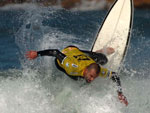 Neco Padaratz mostrando toda a sua for�a nas ondas da Vila