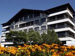 Prefeitura de Blumenau. O prdio foi inaugurado em 2 de Setembro de 1982 com 10.500m. O estilo enxaimel da construo foi inspirado nas antigas casas do perodo colonial.