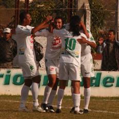 Claudio Vaz�/�