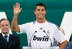 Cristiano Ronaldo Concretiza Sonho de Criança