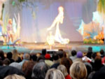 Crianas e adultos se emocionaram durante a apresentao do espetculo Acqua, na Estao Gramado