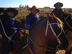 Eu, meu guri Arthur e seu amiguinho Andrigo, em uma calvagada de amigos em 11/07/2009