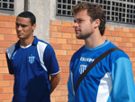 Emerson e Rafael aguardando o momento do embarque