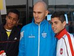 Eduardo Martini posa para foto com torcedores do Leo