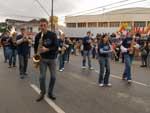 bom pblico prestigiou o tradicional desfile festivo que envolveu 30 entidades sociais e assistenciais da regio