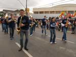 bom pblico prestigiou o tradicional desfile festivo que envolveu 30 entidades sociais e assistenciais da regio