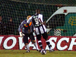 Clodoaldo recebeu de Rafael Coelho e teve tempo para concluir para o gol