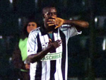 Jogadores comemoram gol do Figueirense