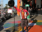 O amigo Gacho Fontana foi o maestro do parabns oficial