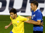 O ex-colorado Nilmar entrou no segundo tempo no lugar do autor do gol brasileiro