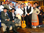 Nico, Neto e o grupo Rancho Folclrico da Casa dos Aores RS