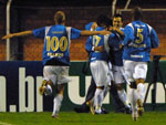 Em 22 de agosto de 2008, contra o Paran, o meia completou 100 jogos com a camisa do Ava