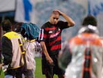 Adriano sai lamentando mais uma derrota do Flamengo