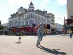 A interveno na rotina do espao pblico causou inmeras reaes na manh desta quinta-feira