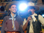 Foto na apresentaao no galpao crioulo eu e meu filho Thales Rodeio de Vacaria 2008 Abraos Cassio