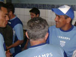 Silas  felicitado pelos funcionrios do clube 