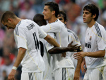 Real Madrid 3x2 La Corua - O portugus Cristiano Ronaldo celebra com os companheiros de equipe aps marcar na cobrana de pnalti contra o La Corua