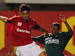 Edu  outra novidade na equipe colorada. O jogador entrou bem em campo