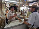 Feira de artesanato  uma das grandes atraes da Expointer