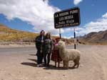 &quot;Na rota entre o Lago Titikaka e Cuzco conhea La Raya a 4.335 m.de altitude, seu artesanato e tenha as geleiras eternas como moldura&quot;