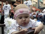 Desfile na Rua XV de Novembro contou com a participao de 85 grupos e durou mais de duas horas