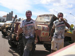 Chegando do Rally da Selva em Sinop. Ernesto (Tch); Luciano (Goiano) e observem no meio do parabrisas do Jeep o nome dele