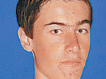 Kleber Giazzon, 24 anos, est desaparecido desde o dia 26 de fevereiro de 2003, quando saiu de casa, em  Bento Gonalves, na Serra. Informaes: 9934-8413.