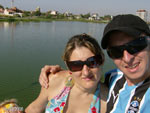 Leudo e Joelma no lago em Torres