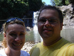 Eu e minha esposa, Elizete Almeida estamos na cascata do Marat