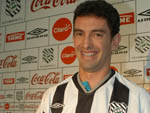 Fernandes sendo reapresentado no Figueirense em 2005