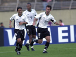 Fernandes deixou a sua marca na vitria do Figueira sobre o Inter no Brasileiro de 2002