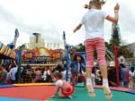 Crianas se divertem na Oktoberfest