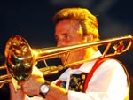 Bandas tpicas animam a Oktoberfest