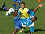 Eltinho e Anderson Lus disputam a bola em coletivo