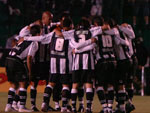 Jogadores do Figueirense mostram unio em campo