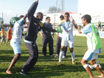 Jogadores do Maca comemoram vaga na final danando