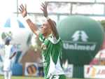 Rogrio comemora o seu gol contra o Maca