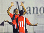Atacante Lima marcou trs gols e  o artilheiro da Copa SC com cinco gols